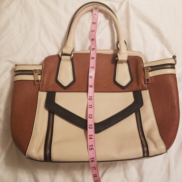 Versatile Aldo Handbag - Picture 5 of 5